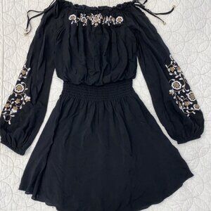 White house black market dress with embroidery, XS size